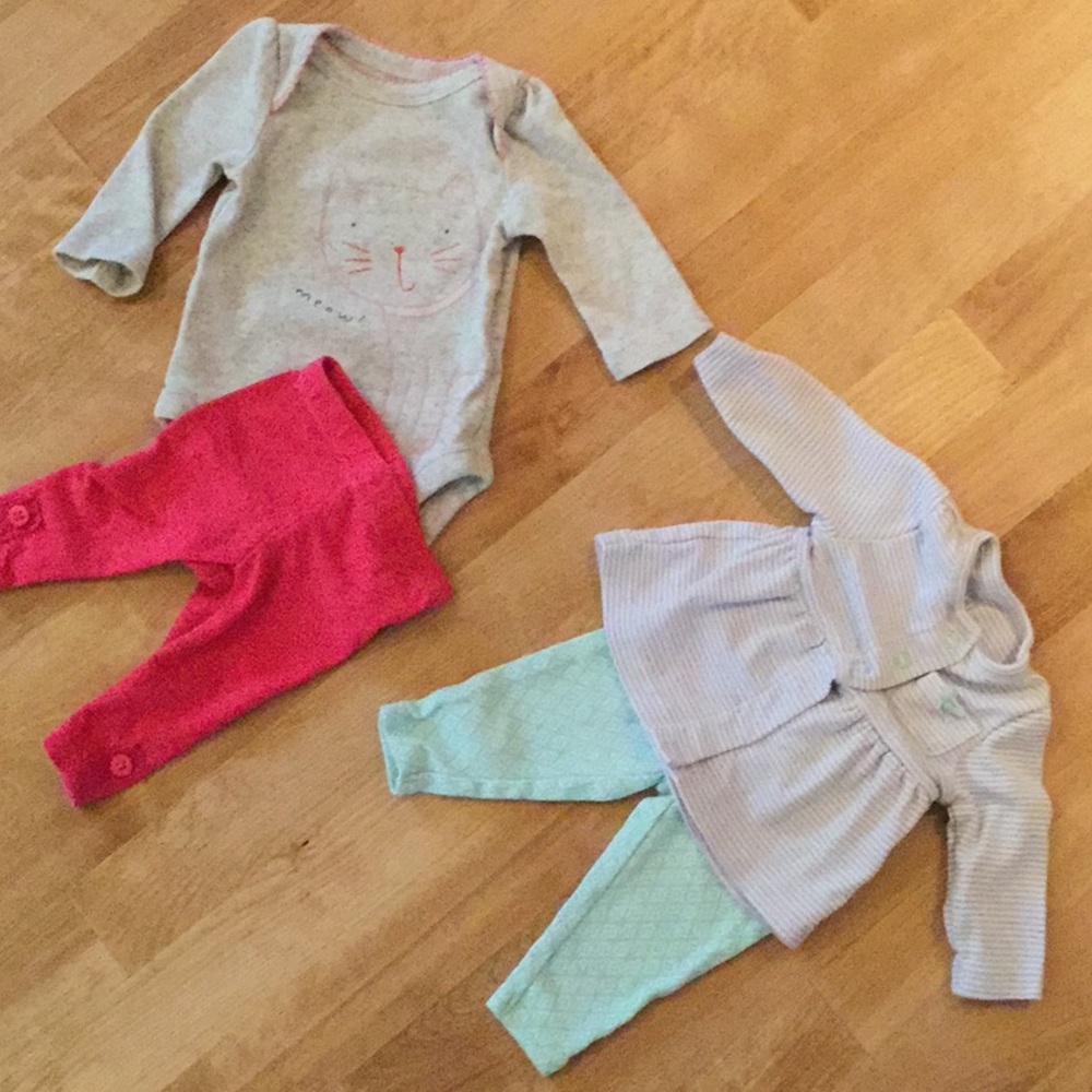 2 cute newborn outfits